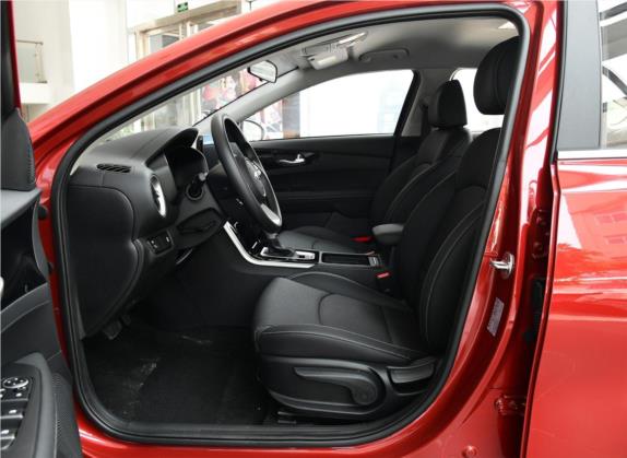 起亚K3 2019款 1.5L CVT新锐版 车厢座椅   前排空间