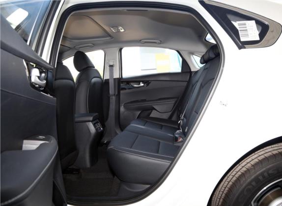 起亚K3 2019款 1.5L CVT智享科技版 车厢座椅   后排空间