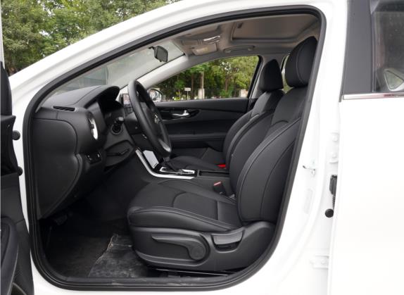 起亚K3 2020款 1.5L CVT新锐天窗版 车厢座椅   前排空间