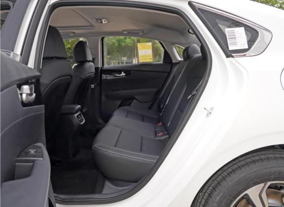 起亚K3 2020款 1.5L CVT新锐天窗版 车厢座椅   后排空间