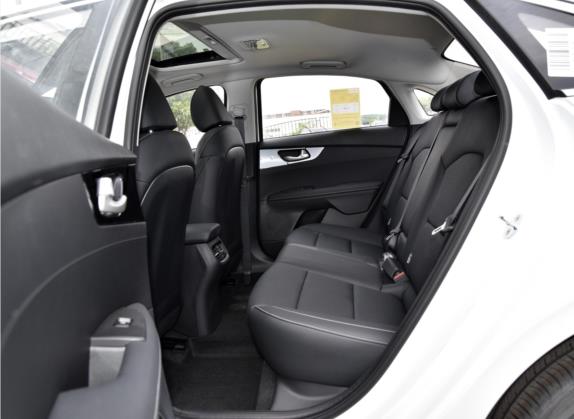 起亚K3 2021款 改款 1.5L CVT时尚版 车厢座椅   后排空间