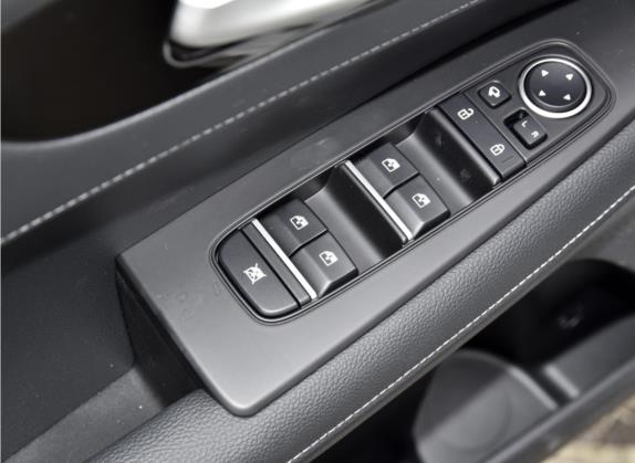 起亚K3 2021款 改款 1.5L CVT时尚版 车厢座椅   门窗控制