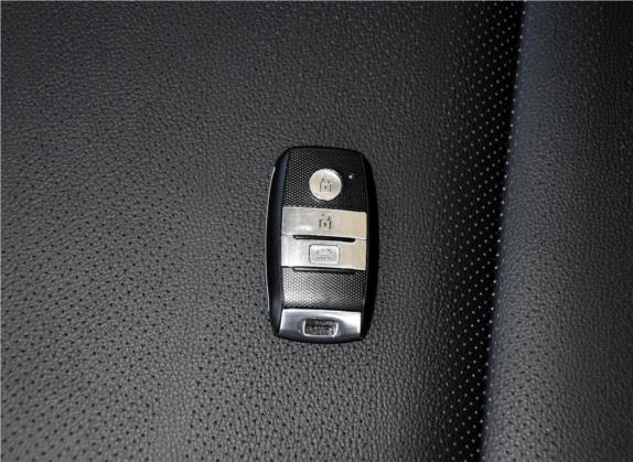 起亚K4 2014款 1.8L 自动GLS 其他细节类   钥匙