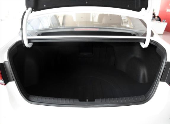 起亚K4 2015款 1.8L 自动GLS Special 车厢座椅   后备厢