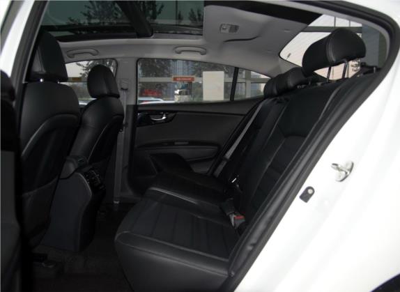 起亚K4 2015款 1.8L 自动DLX Special 车厢座椅   后排空间