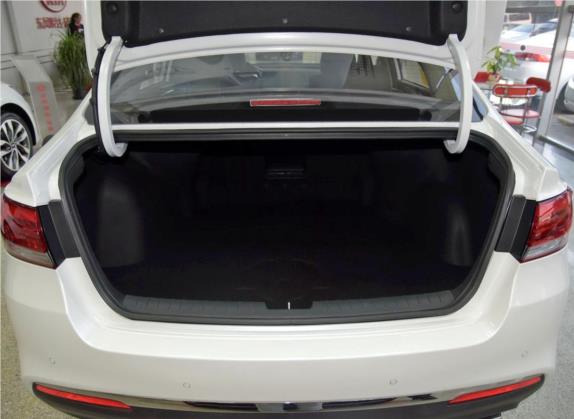 起亚K4 2015款 1.8L 自动DLX Special 车厢座椅   后备厢