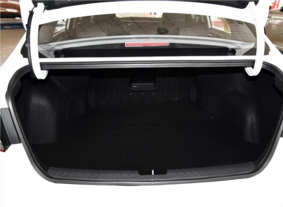起亚K4 2017款 1.6T 自动T-DLX Turbo 车厢座椅   后备厢