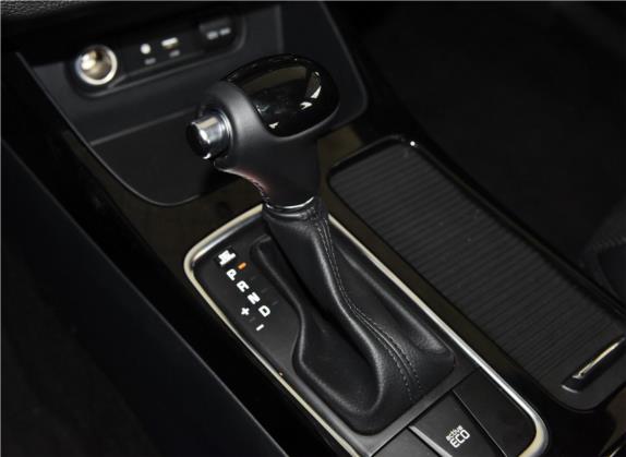 起亚K4 2017款 1.6T 自动T-DLX Turbo 中控类   挡把