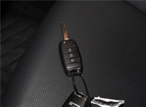 起亚K4 2017款 1.6T 自动T-GLS Special 其他细节类   钥匙