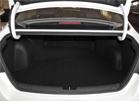 起亚K4 2017款 1.6T 自动T-GLS Special 车厢座椅   后备厢