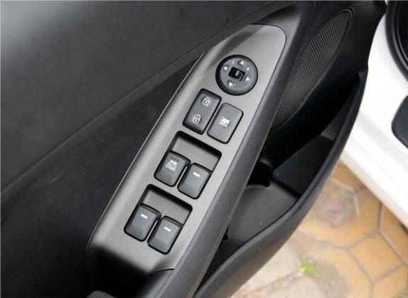 起亚K3S 2014款 1.6L 自动GL 车厢座椅   门窗控制