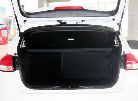 起亚K3S 2014款 1.6L 自动GLS 车厢座椅   后备厢