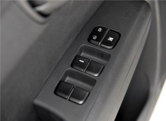 KX3傲跑 2015款 1.6L 手动两驱GL 车厢座椅   门窗控制