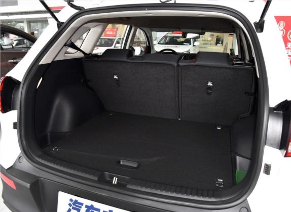 KX3傲跑 2015款 1.6L 手动两驱GLS 车厢座椅   后备厢