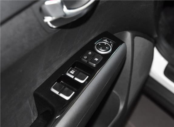 KX3傲跑 2015款 1.6L 自动两驱DLX 车厢座椅   门窗控制