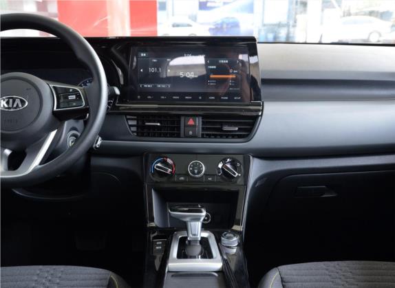 KX3傲跑 2020款 1.5L CVT舒适版 中控类   中控台