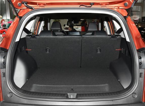 KX3傲跑 2020款 1.5L CVT潮流版 车厢座椅   后备厢