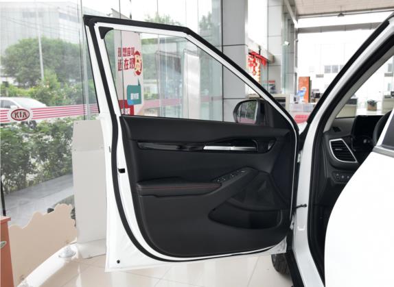 KX3傲跑 2021款 1.5L CVT全能版 车厢座椅   前门板