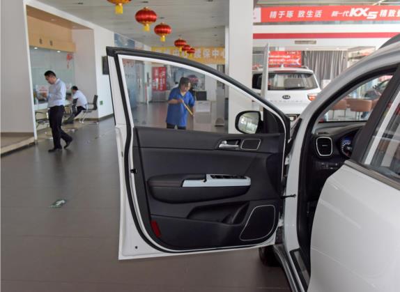 起亚KX5 2021款 1.6T 自动两驱豪华版 车厢座椅   前门板