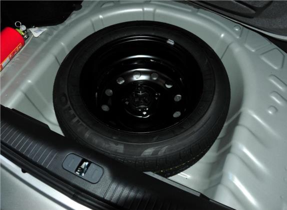 赛拉图 2012款 1.6L MT GL 其他细节类   备胎