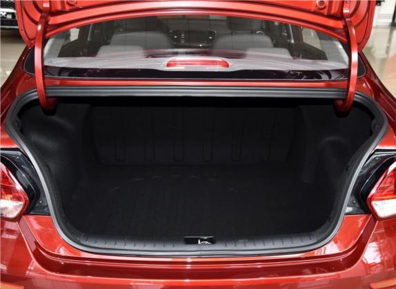 焕驰 2017款 1.4L 自动豪华版Deluxe 车厢座椅   后备厢