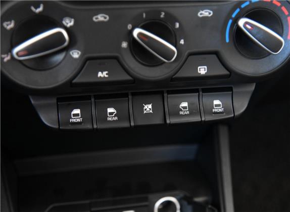 焕驰 2019款 1.4L 手动智享版Value 国VI 车厢座椅   门窗控制
