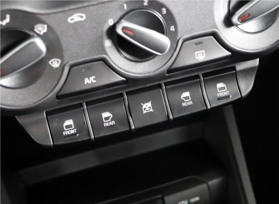 焕驰 2020款 1.4L 自动舒适天窗版 车厢座椅   门窗控制