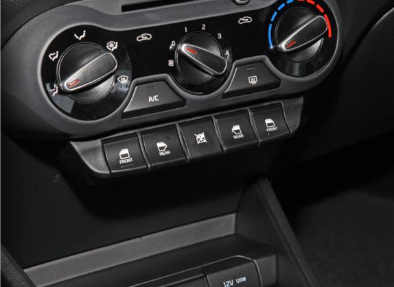 焕驰 2020款 改款 1.4L 自动精英互联版 车厢座椅   门窗控制