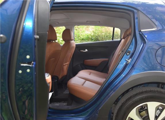 KX CROSS 2017款 1.4L MT GLS 车厢座椅   后排空间