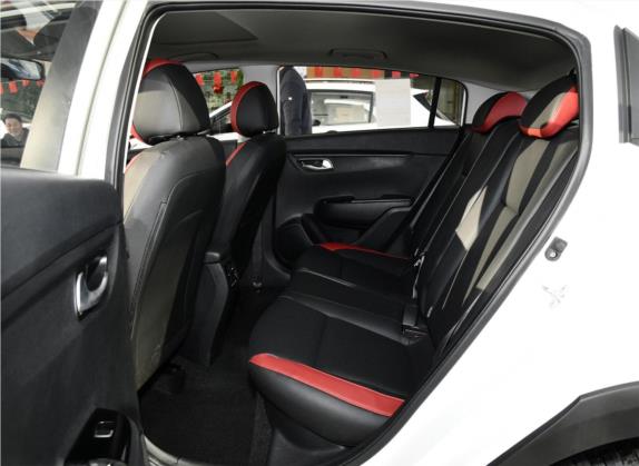 KX CROSS 2019款 1.6L 自动灵动天窗版 国VI 车厢座椅   后排空间