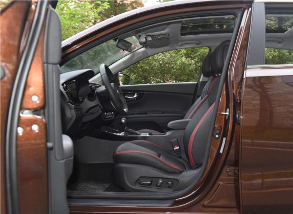 凯绅 2017款 1.6T 自动GLS 车厢座椅   前排空间