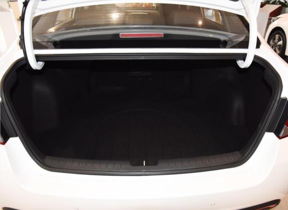 凯绅 2019款 1.8L 自动DLX 车厢座椅   后备厢