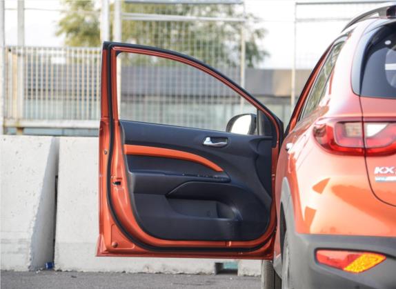 奕跑 2019款 1.4L 自动趣享版 国V 车厢座椅   前门板
