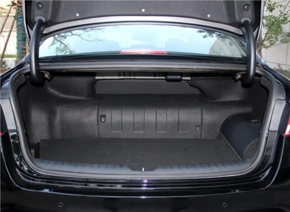 起亚K5新能源 2018款 2.0L 智尊版 车厢座椅   后备厢