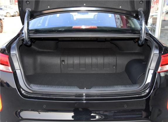 起亚K5新能源 2019款 2.0L GLS 车厢座椅   后备厢