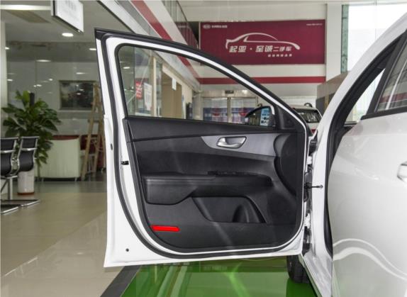 起亚K3新能源 2019款 1.6L PHEV舒适版 车厢座椅   前门板