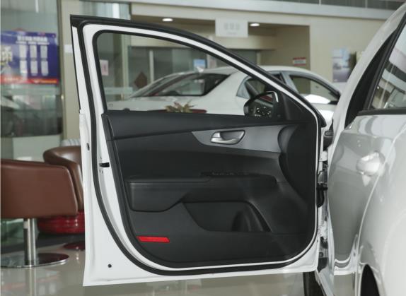起亚K3新能源 2021款 EV 舒适版 410km 车厢座椅   前门板
