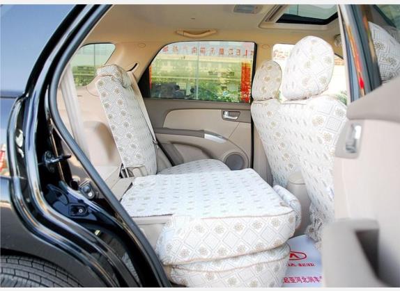 狮跑 2007款 2.0L 手动两驱版GLS 车厢座椅   后排空间