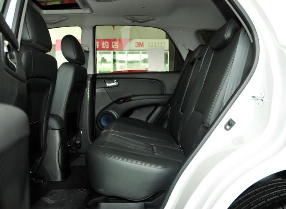 狮跑 2012款 2.0L 自动两驱版GLS 车厢座椅   后排空间