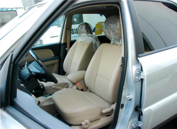 狮跑 2012款 2.0L 自动两驱版Premium 车厢座椅   前排空间