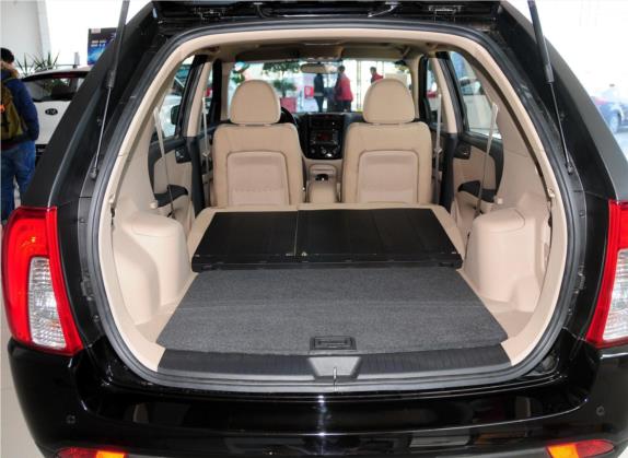 狮跑 2013款 2.0L 自动两驱版GL 车厢座椅   后备厢