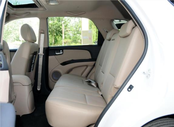 狮跑 2013款 2.0L 自动两驱版DLX 车厢座椅   后排空间