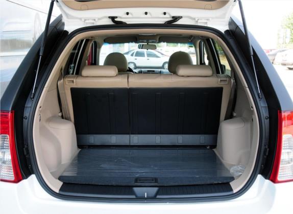 狮跑 2013款 2.0L 自动两驱版DLX 车厢座椅   后备厢
