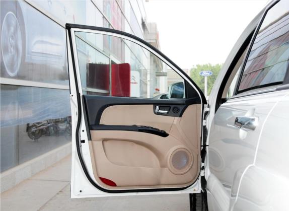 狮跑 2013款 2.0L 自动两驱版DLX 车厢座椅   前门板