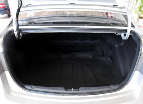 福瑞迪 2011款 1.6L MT GL 车厢座椅   后备厢