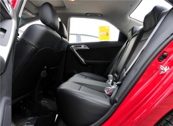 福瑞迪 2011款 1.6L MT GLS 车厢座椅   后排空间