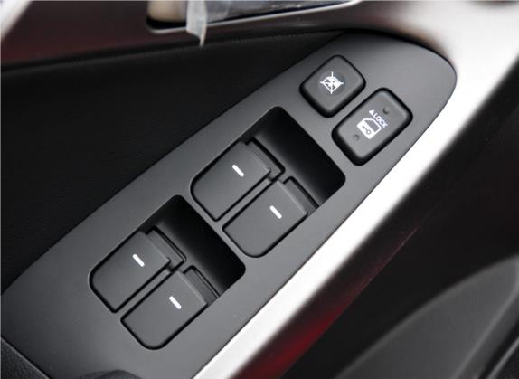 福瑞迪 2011款 1.6L MT GLS 车厢座椅   门窗控制