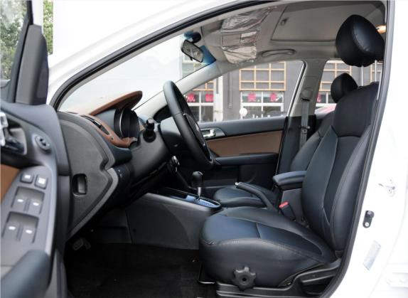 福瑞迪 2012款 1.6L AT Premium 纪念版 车厢座椅   前排空间