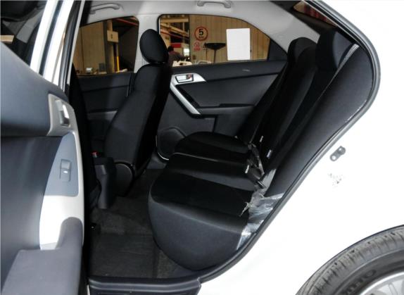福瑞迪 2014款 1.6L MT GL 车厢座椅   后排空间