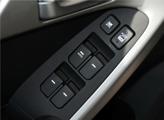 福瑞迪 2014款 1.6L AT GL 车厢座椅   门窗控制